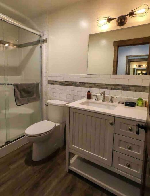 | Clear Creek Inn