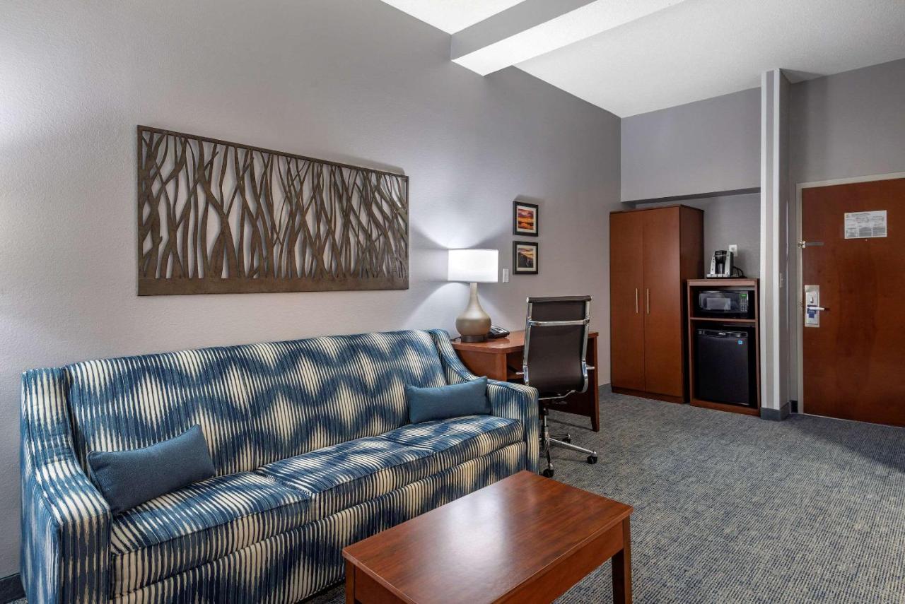  | Comfort Suites near Birkdale Village - Huntersville