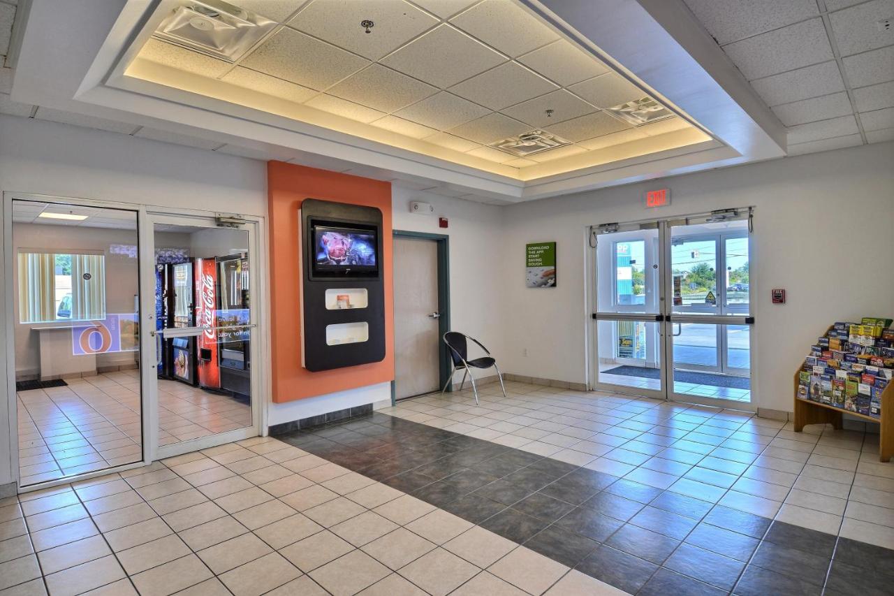 | Motel 6-Tewksbury, MA - Boston