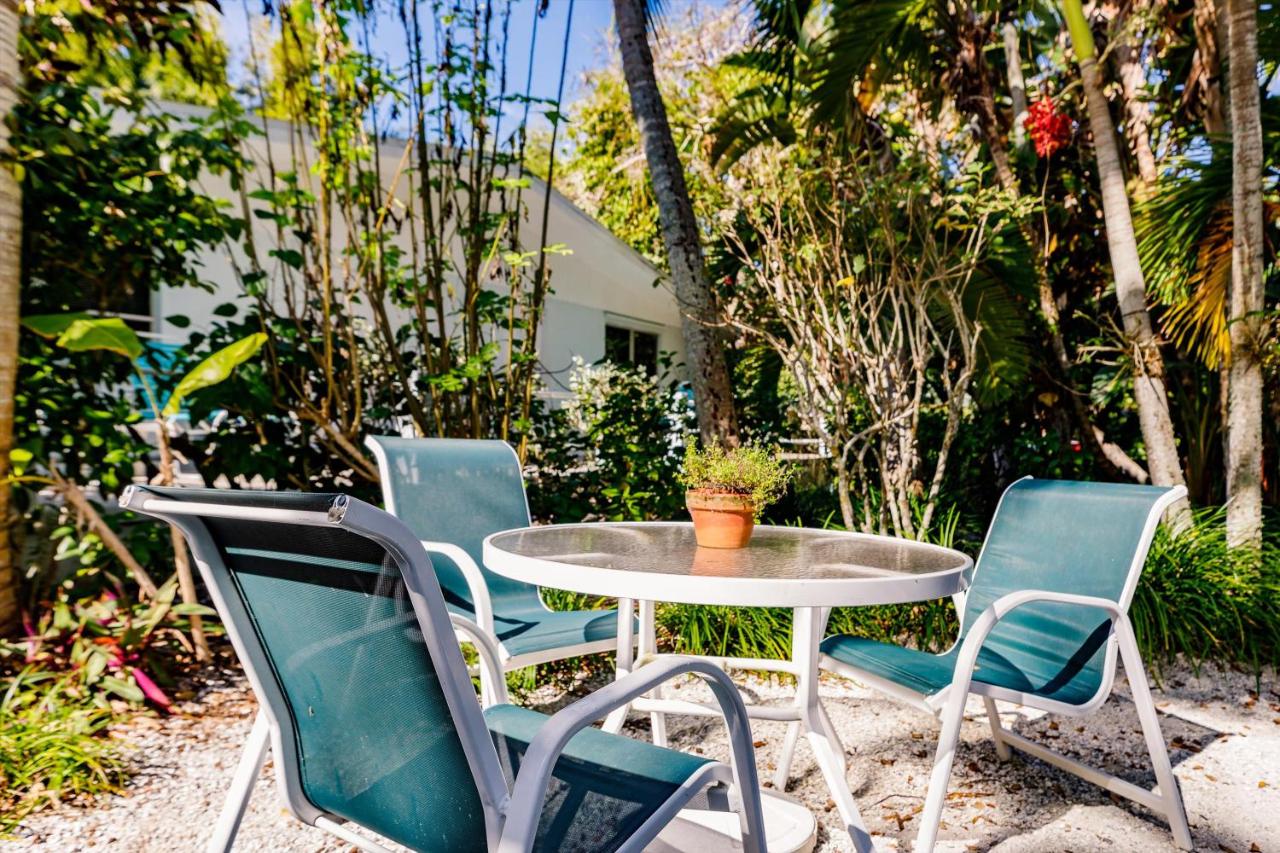 | Blue Dolphin Hotel