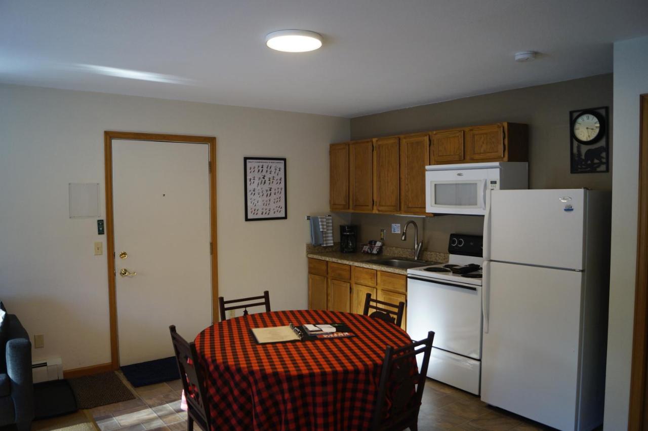  | Swiftcurrent Lodge
