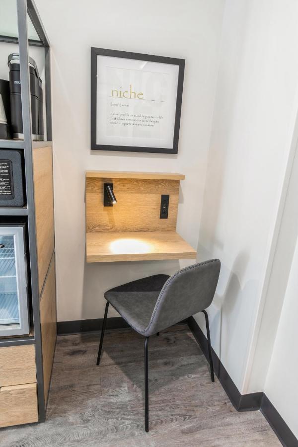 Queen Studio - Disability Access (Self Check-in with Virtual Front Desk) at Kasa Niche Hotel Redwood City