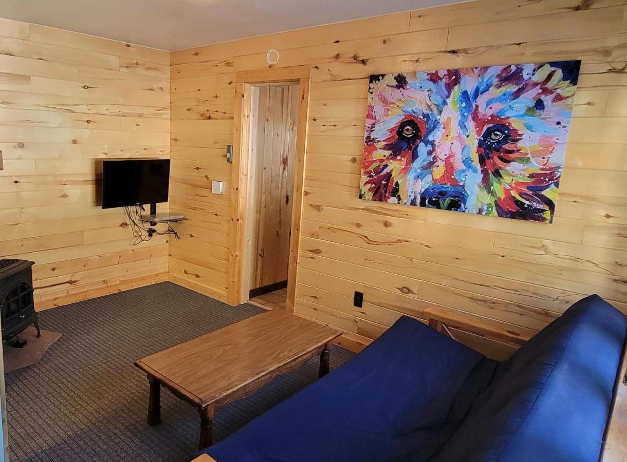  | Swiftcurrent Lodge