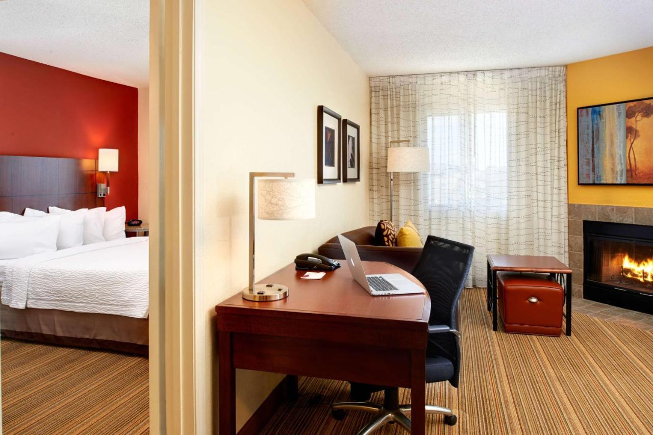 Two Bedroom Suite - Queen in Each at Sonesta ES Suites Detroit Warren