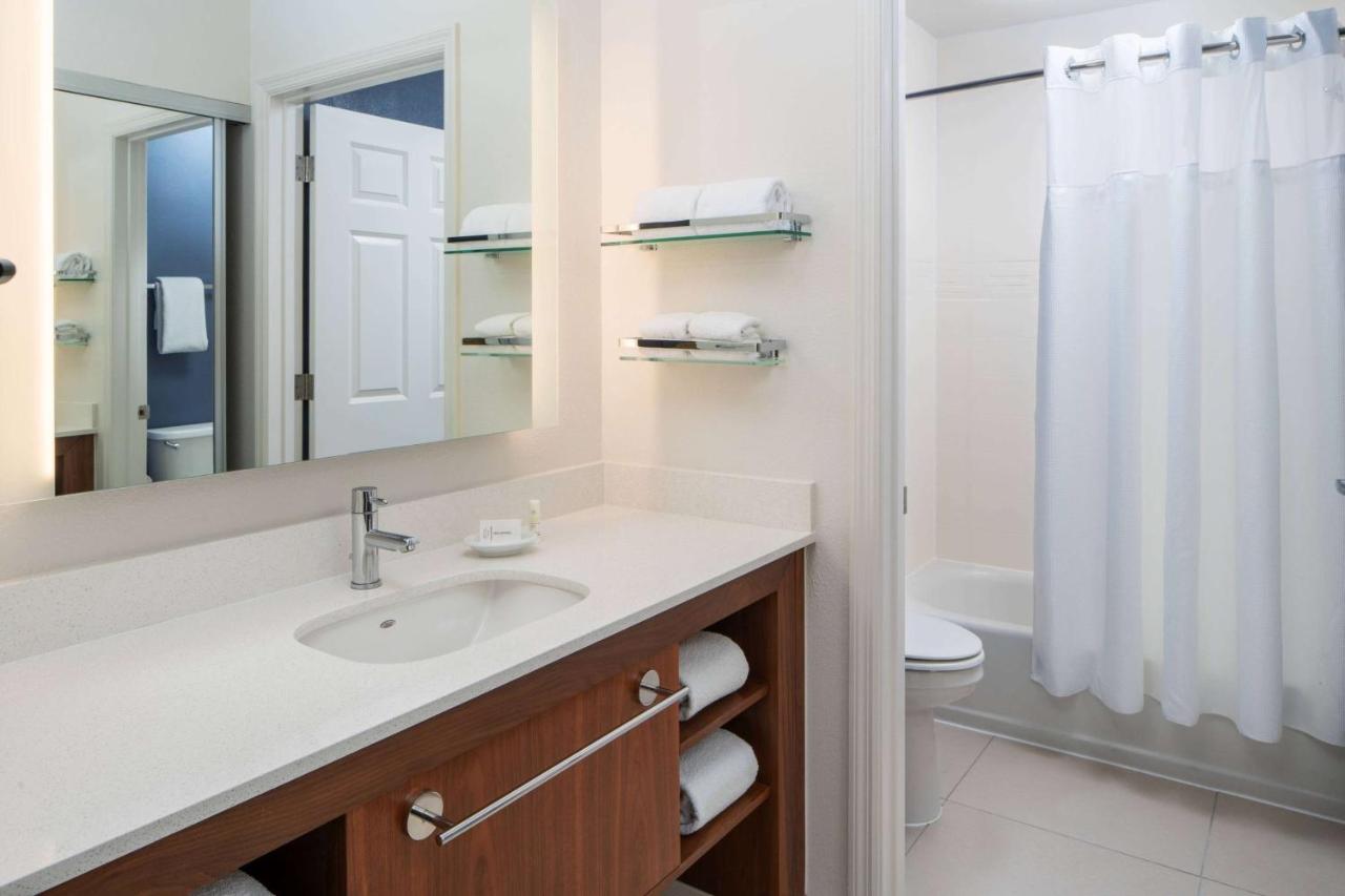 Studio Suite Queen with Tub - Mobility Accessible at Sonesta ES Suites New Orleans Convention Center