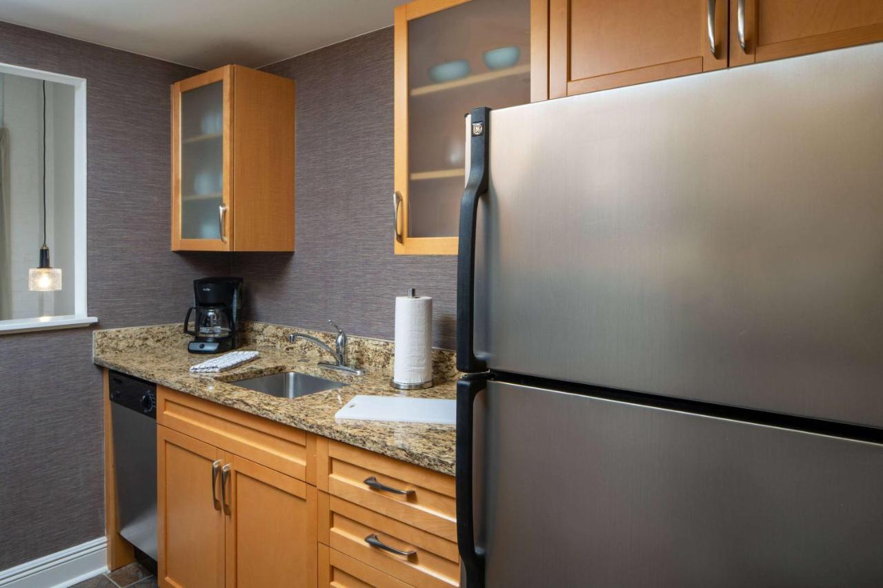 One Bedroom Suite Two Doubles at Sonesta ES Suites New Orleans Convention Center