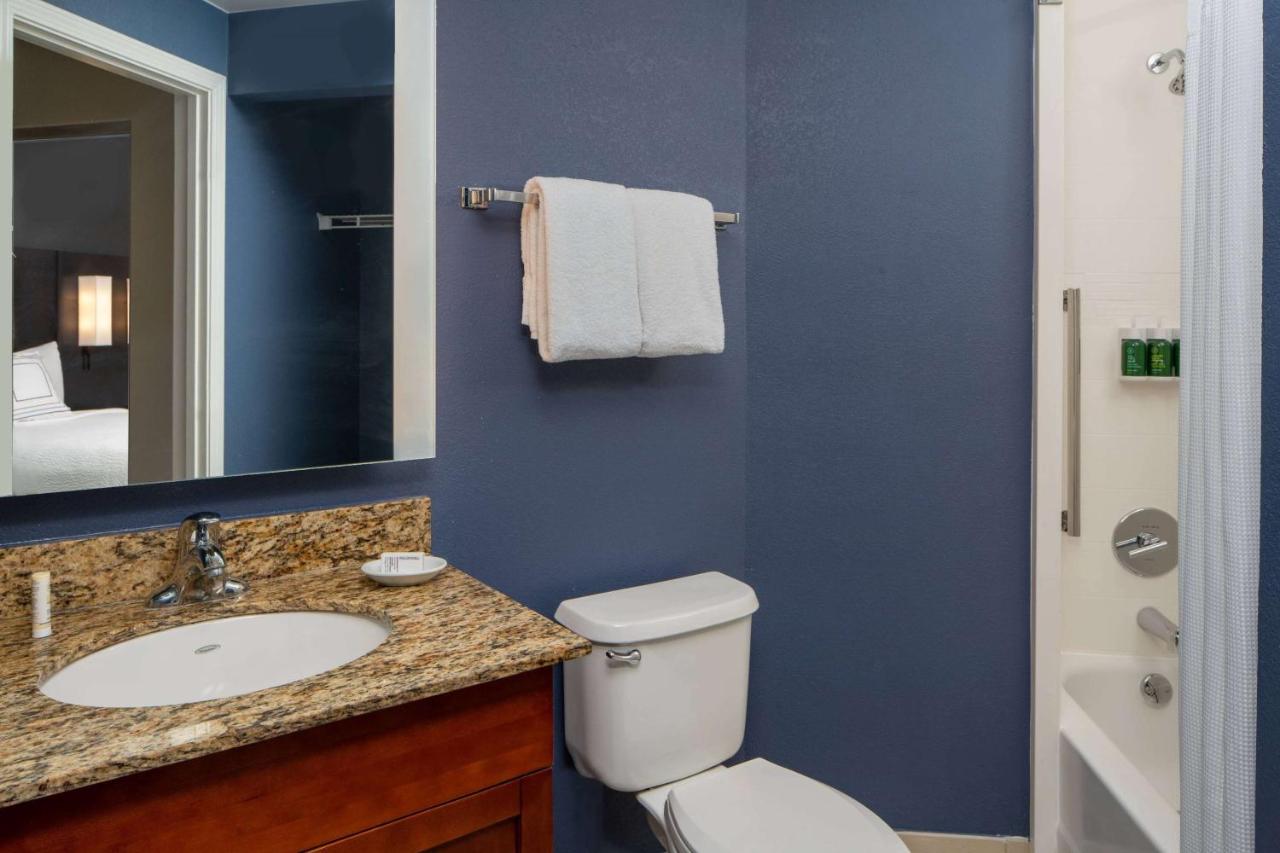 One Bedroom Suite Two Doubles at Sonesta ES Suites New Orleans Convention Center