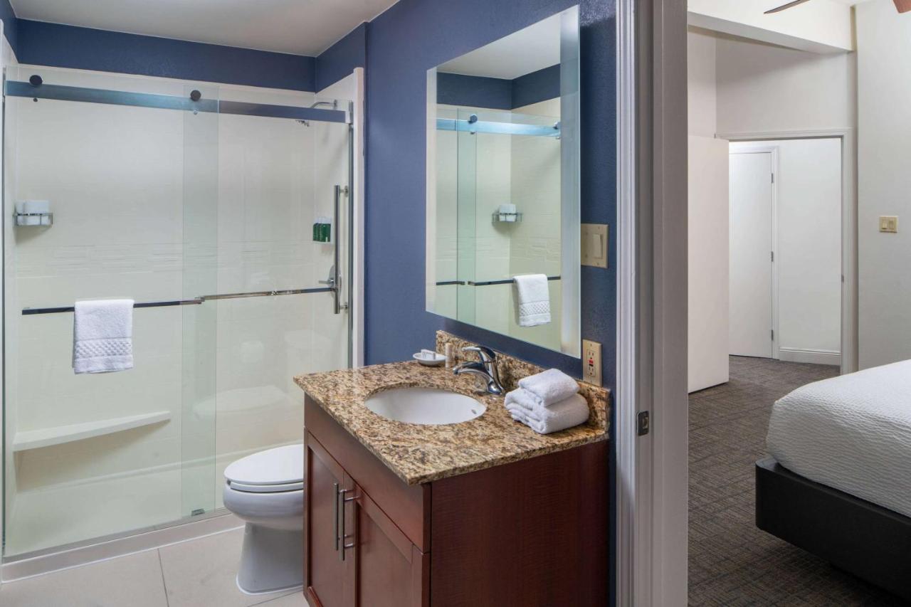 Studio Suite Queen at Sonesta ES Suites New Orleans Convention Center