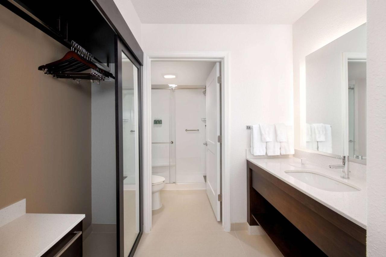 Mobility Accessible Studio Suite King Tub at Sonesta ES Suites Atlanta Kennesaw Town Center