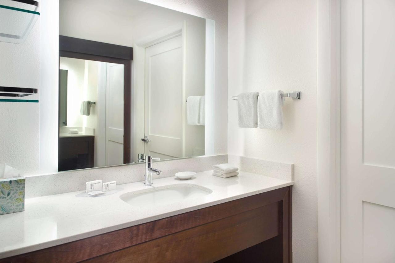 Queen Studio - Disability Access at Sonesta ES Suites Raleigh Cary
