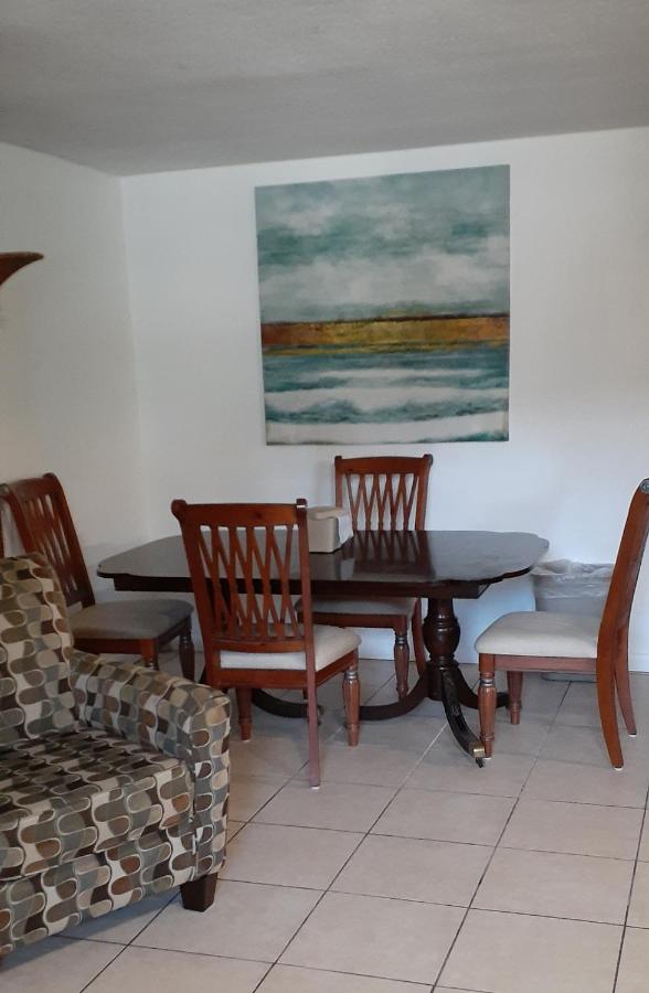  | Daytona Beach Hawaiian Inn