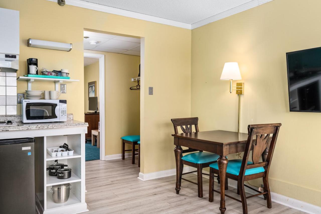 Standard Double Suite at Cayman Suites Hotel