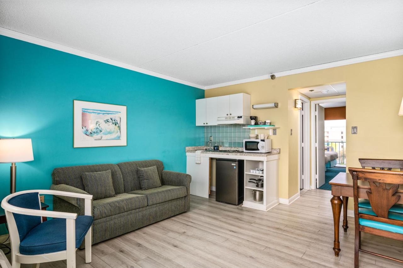 Standard Double Suite at Cayman Suites Hotel