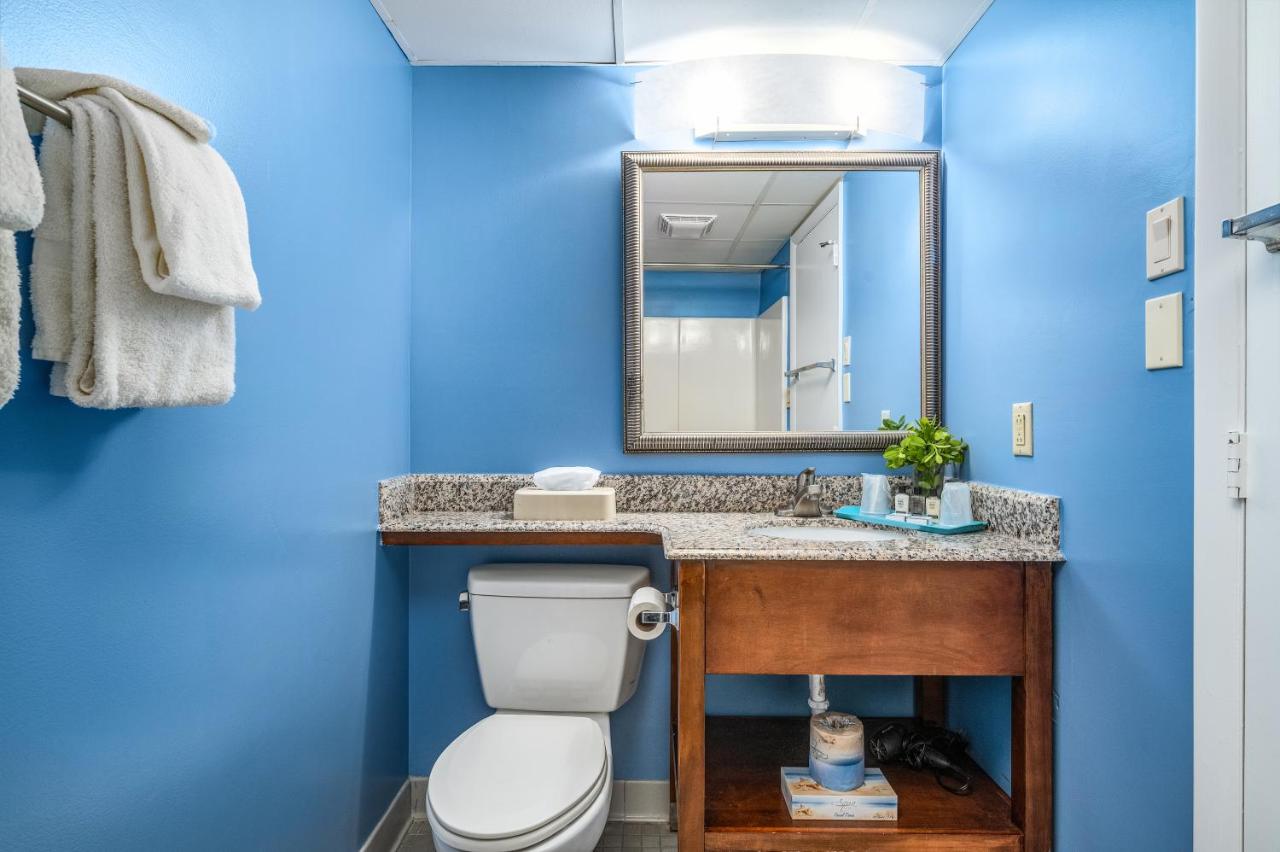 King Suite at Cayman Suites Hotel