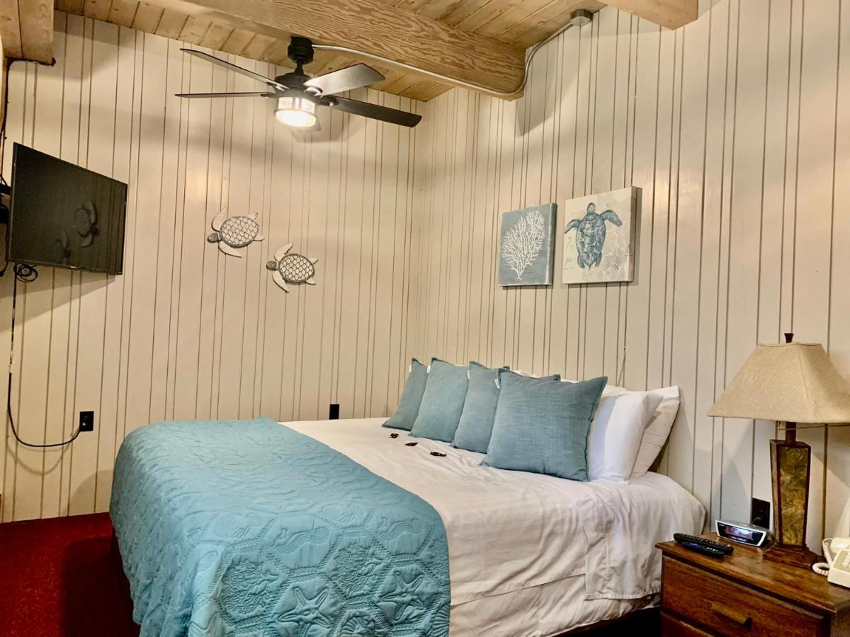 | Breakers Boutique Inn