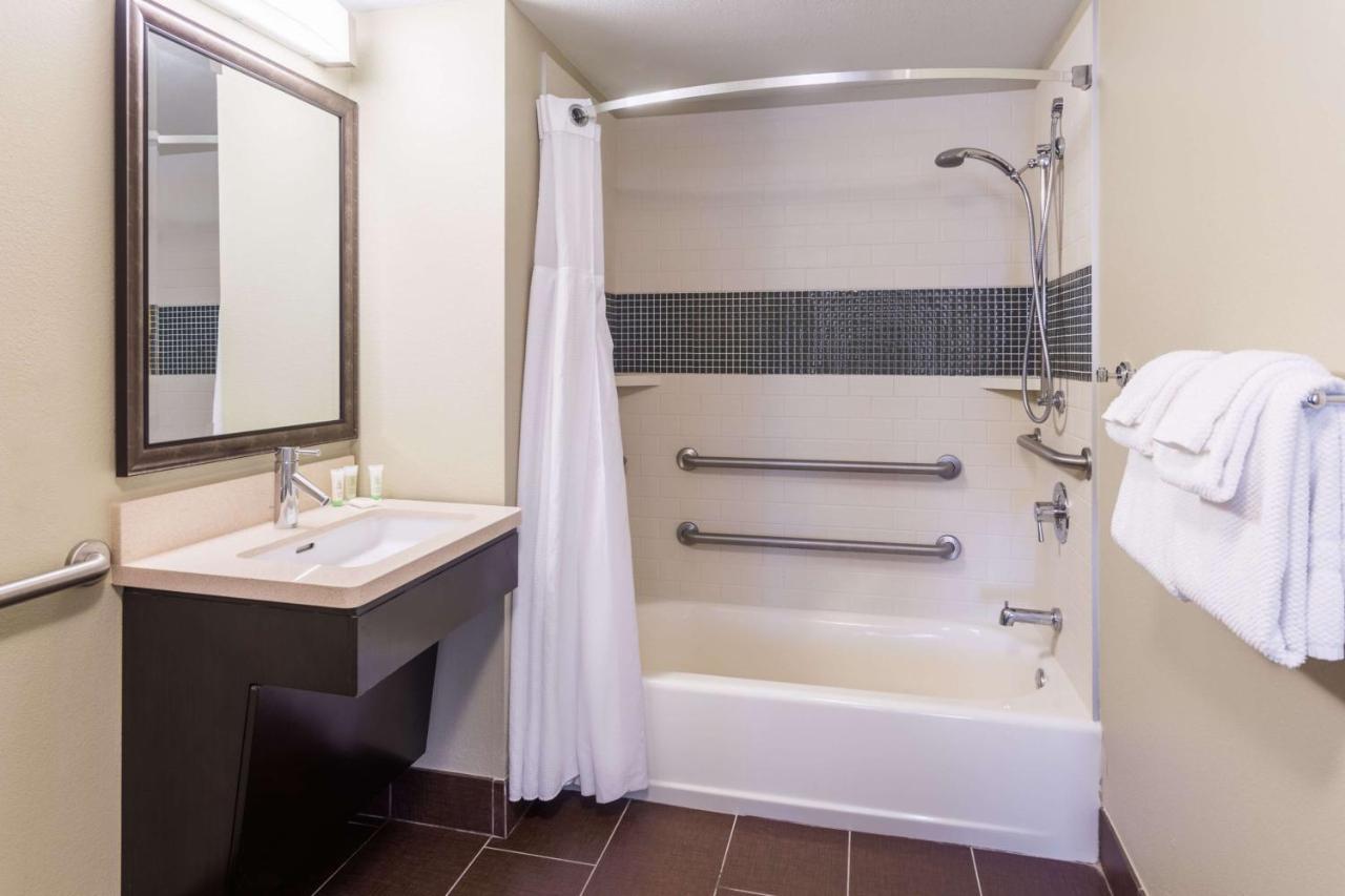 Studio Queen Suite at Sonesta ES Suites Atlanta Alpharetta Avalon