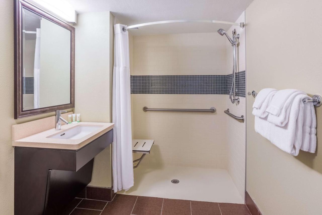 Studio Queen Suite at Sonesta ES Suites Atlanta Alpharetta Avalon