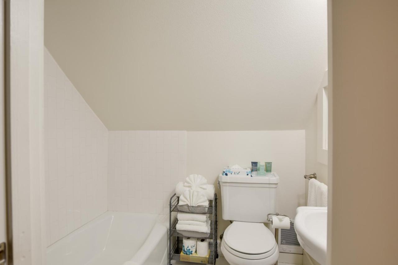 Argonauta Two Bedroom Cottage at The Waves