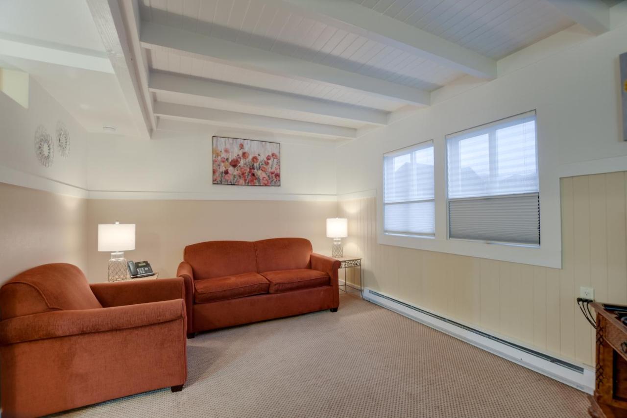 Argonauta Two Bedroom Cottage at The Waves