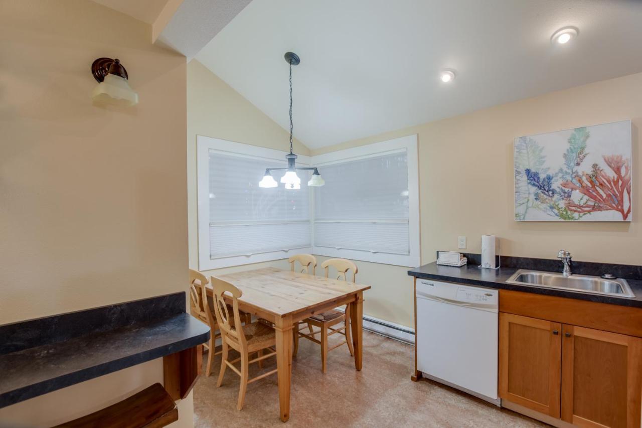 Argonauta Two Bedroom Cottage at The Waves