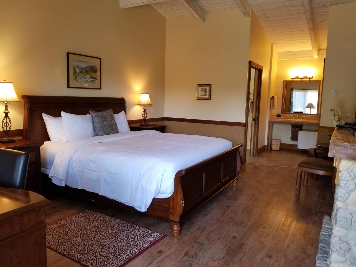 | Carmel Valley Lodge