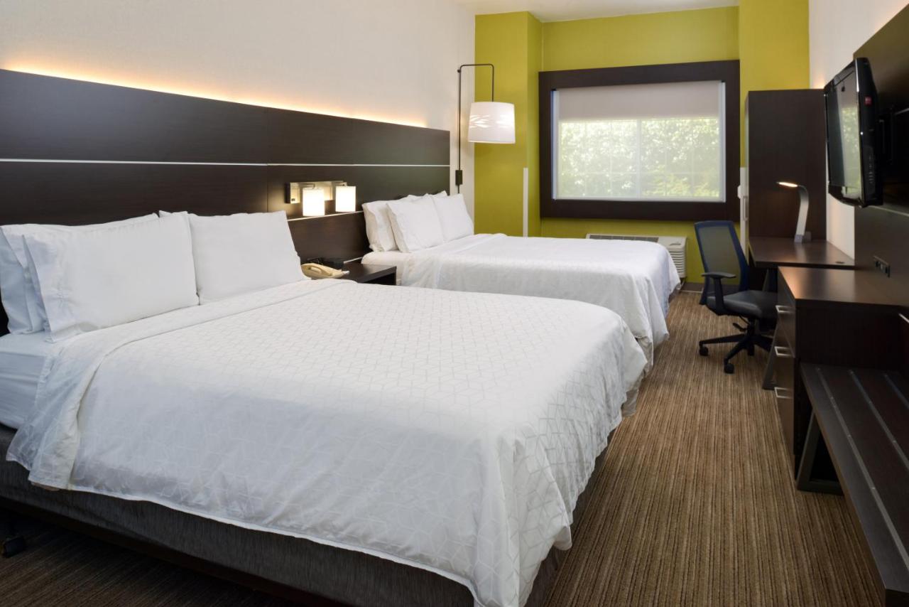 Standard Double Room at Holiday Inn Express Madera - Yosemite Park Area by IHG