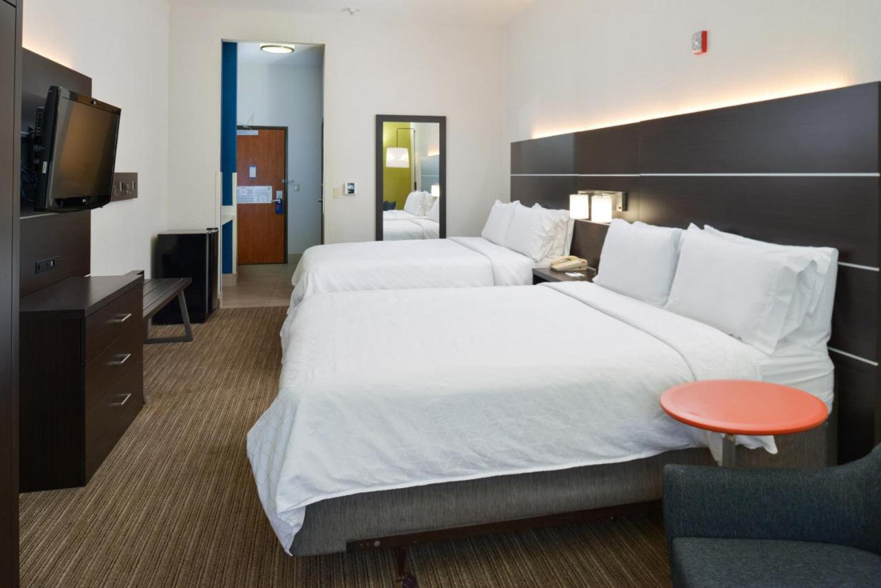 Standard Double Room at Holiday Inn Express Madera - Yosemite Park Area by IHG