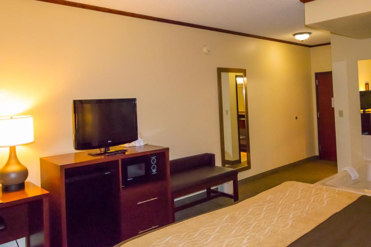 King Suite - Non-Smoking at Comfort Inn & Suites Ardmore