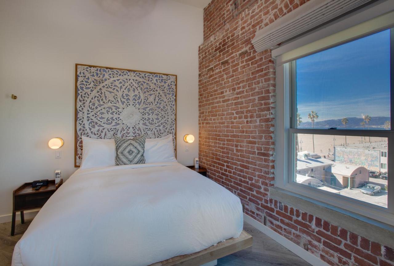  | Venice V Hotel