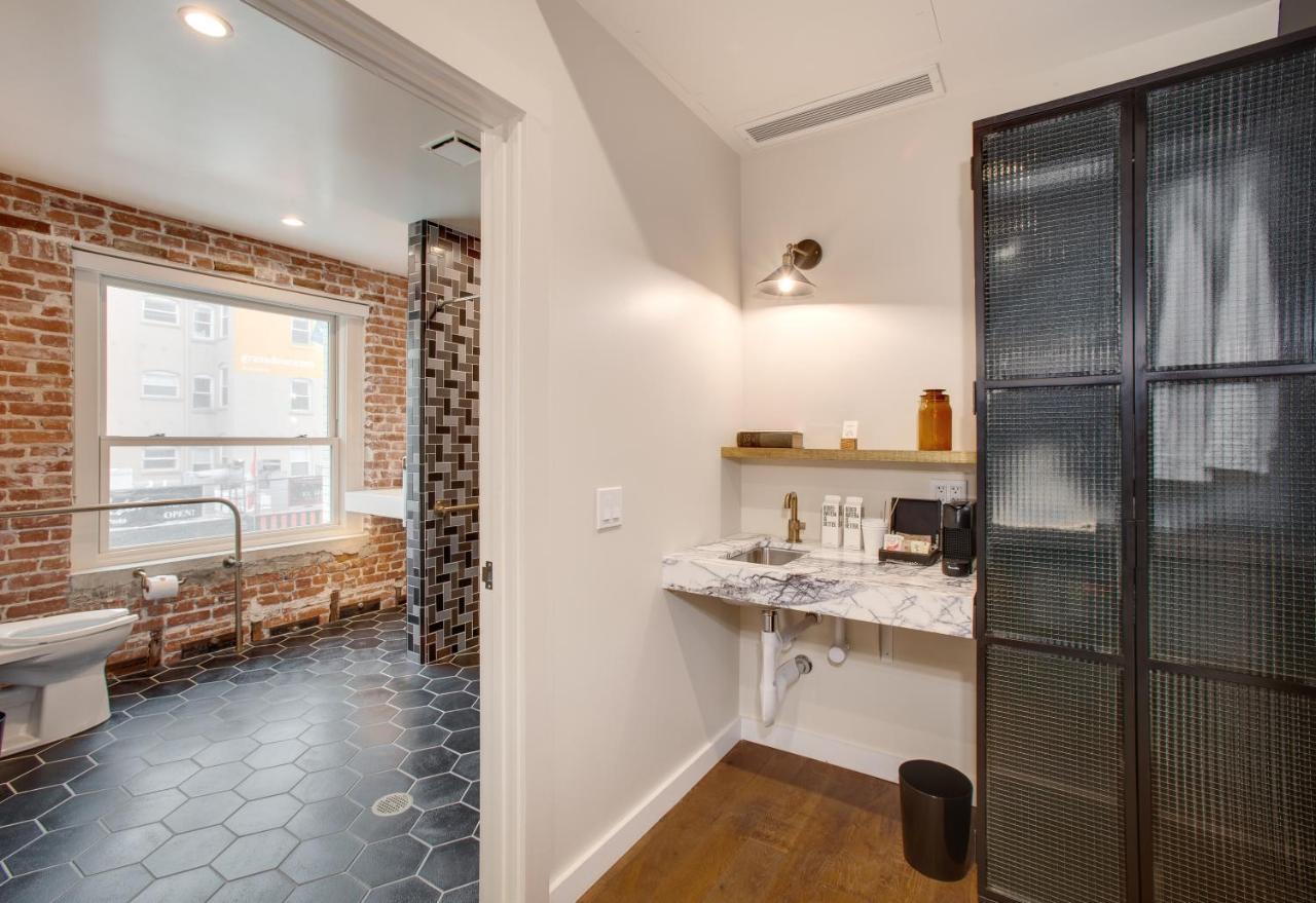| Venice V Hotel