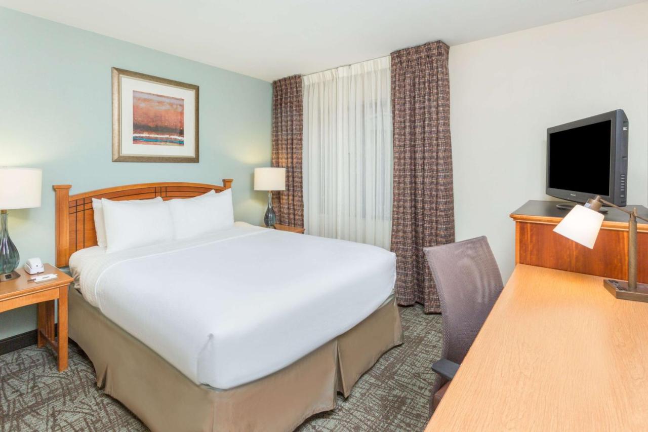 Queen Studio Suite at Sonesta ES Suites Atlanta - Perimeter Center