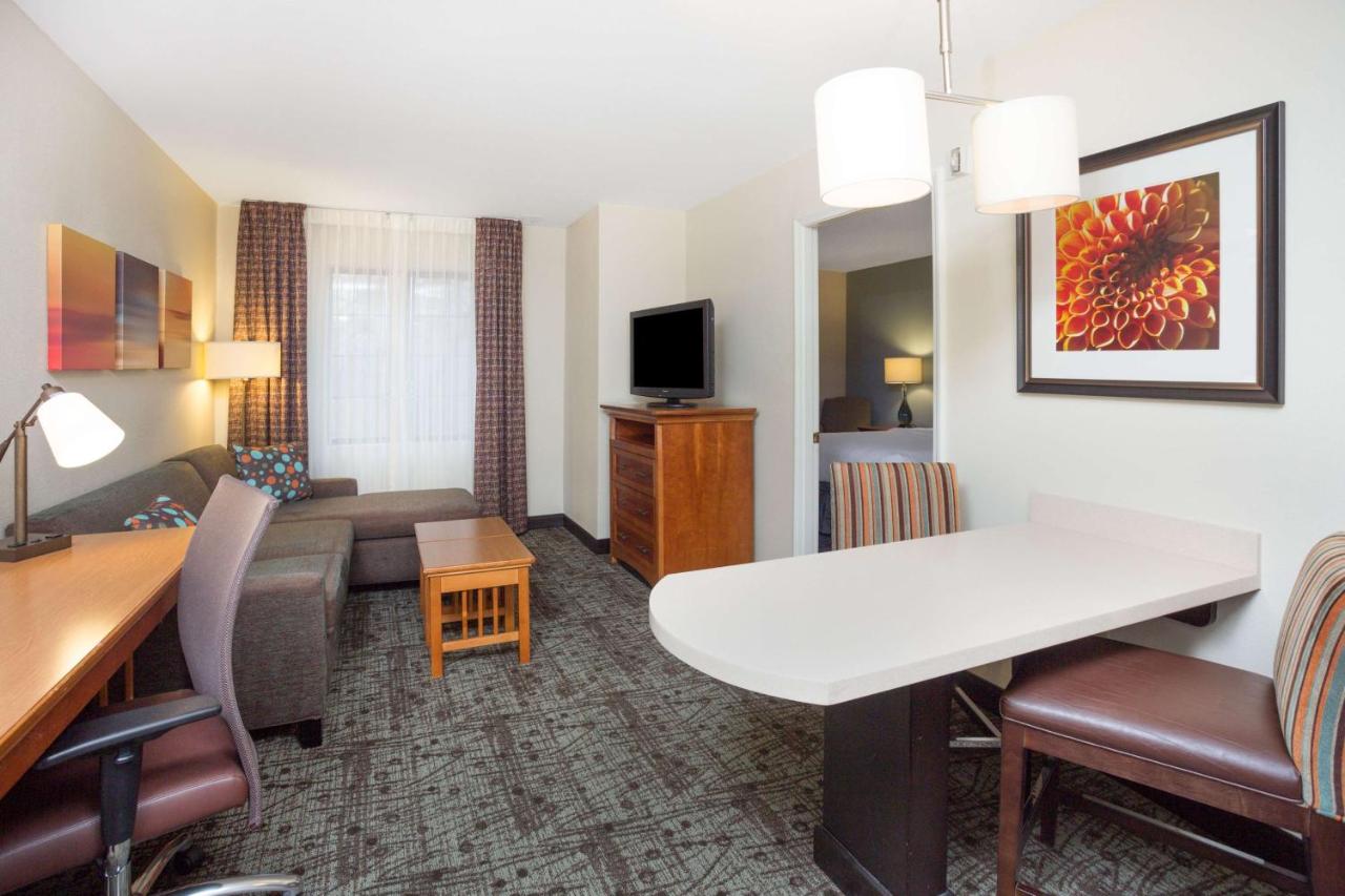 Queen Studio Suite at Sonesta ES Suites Atlanta - Perimeter Center