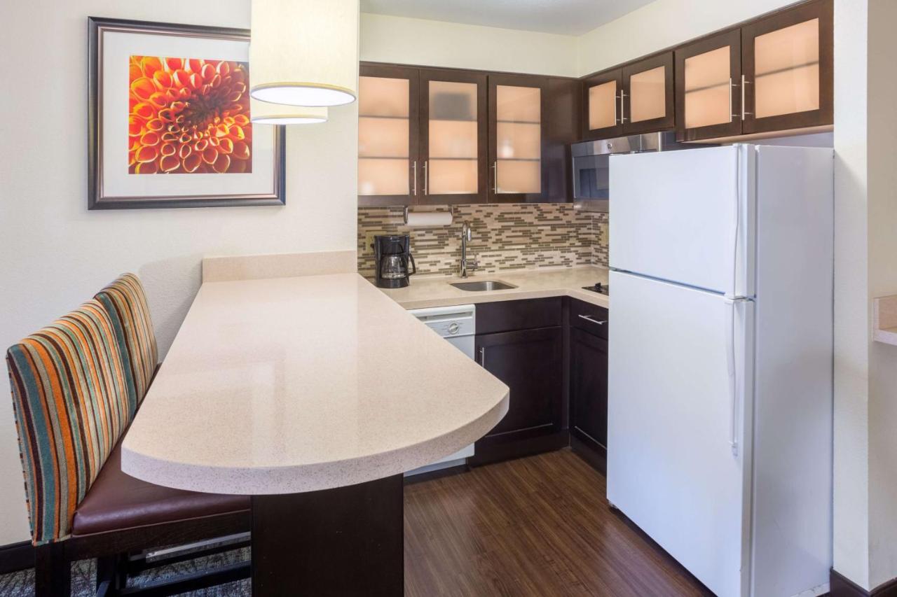Queen Studio Suite at Sonesta ES Suites Atlanta - Perimeter Center