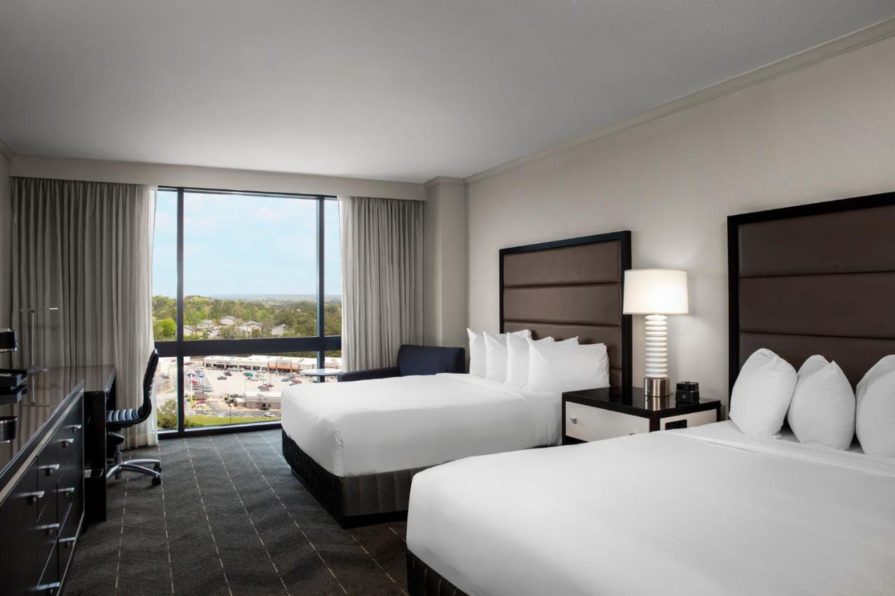 | Hyatt Regency Birmingham - The Wynfrey Hotel