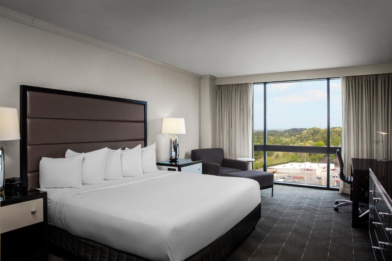  | Hyatt Regency Birmingham - The Wynfrey Hotel