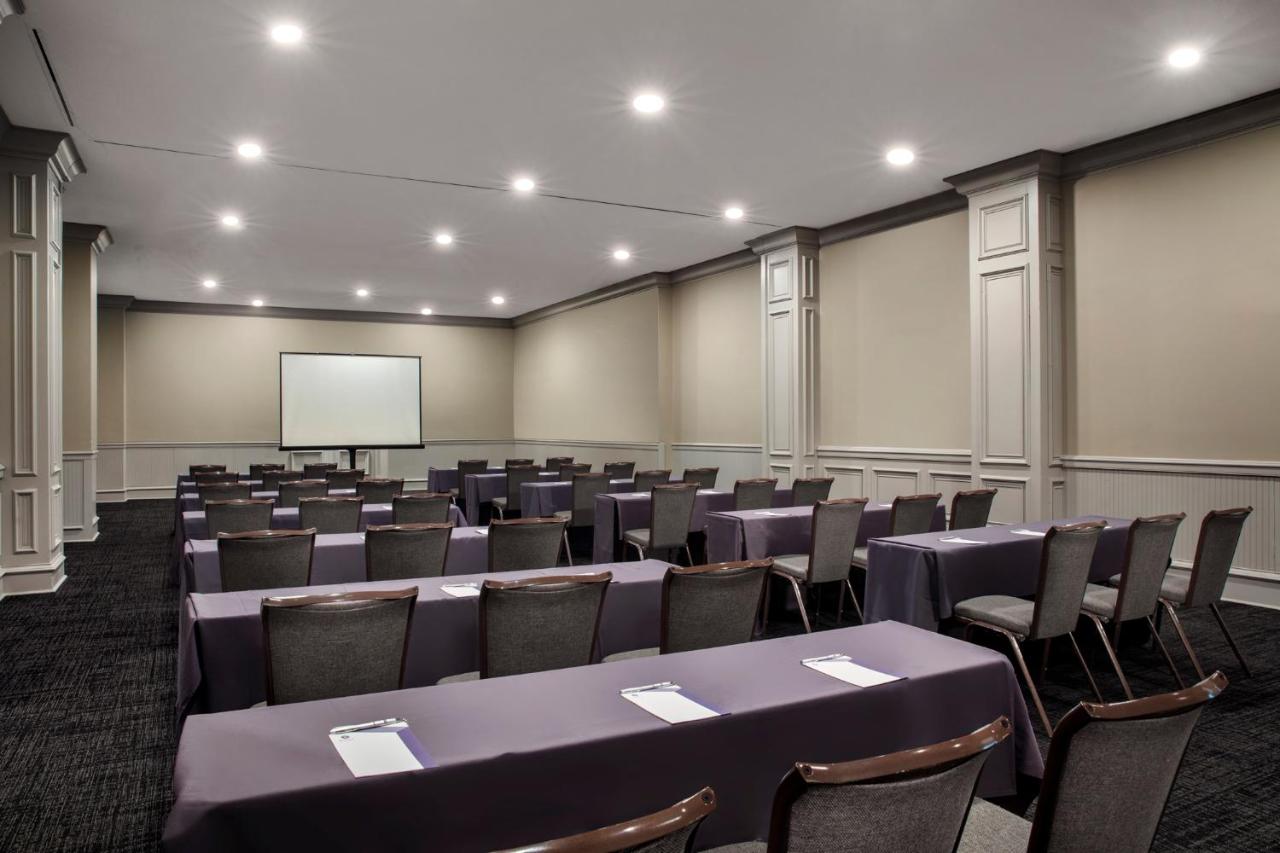 | Hyatt Regency Birmingham - The Wynfrey Hotel