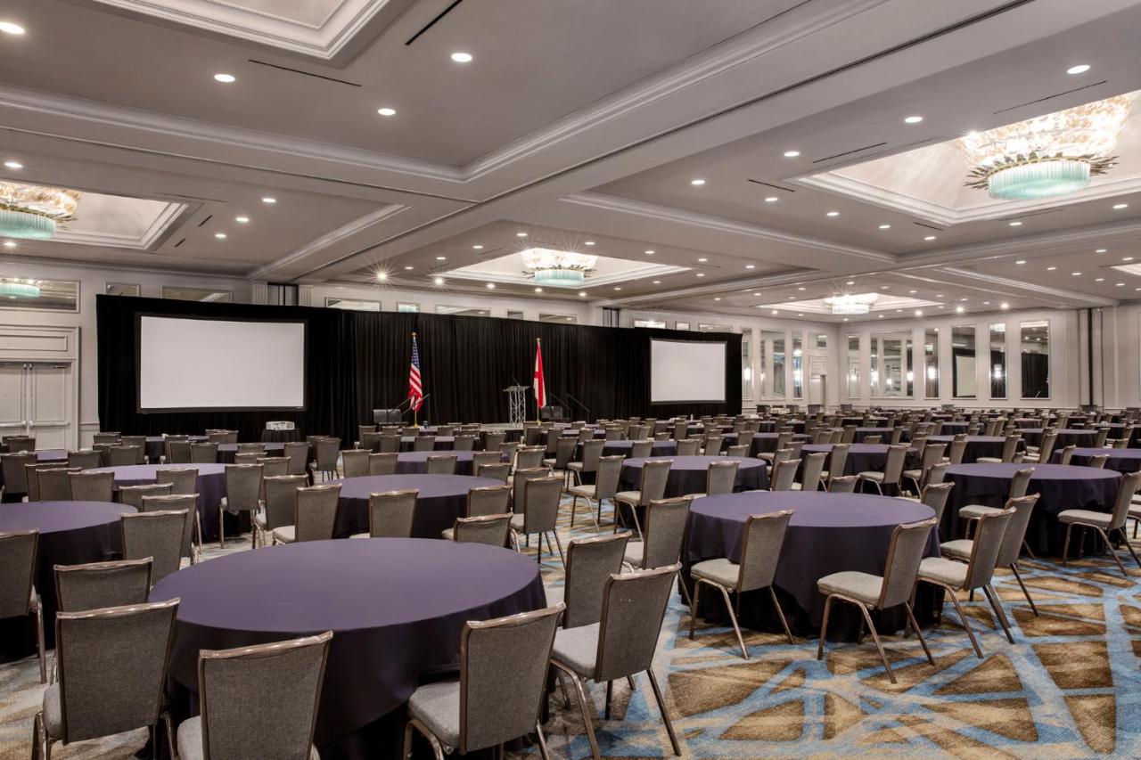 | Hyatt Regency Birmingham - The Wynfrey Hotel