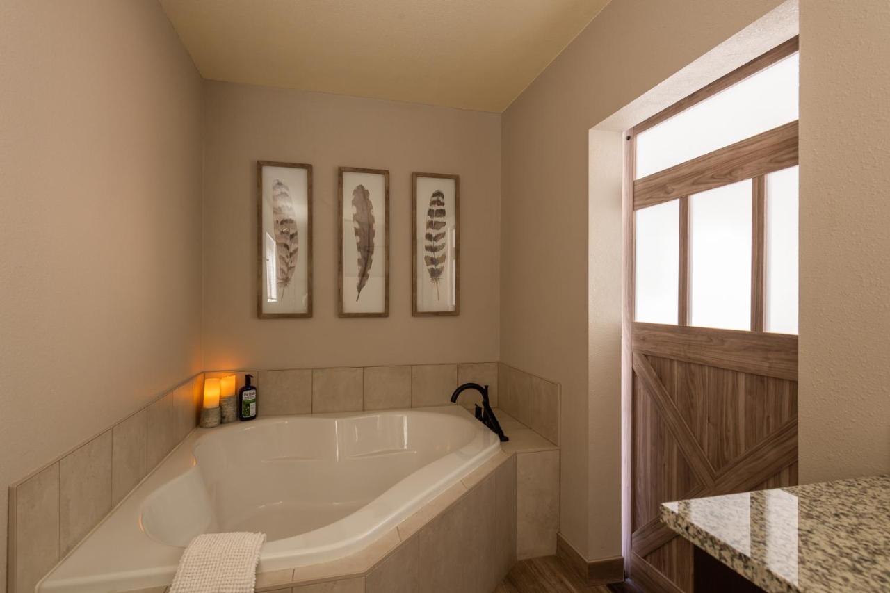 | Whispering Creek Bed & Breakfast
