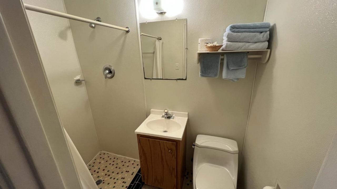  | Four Oaks Lodging