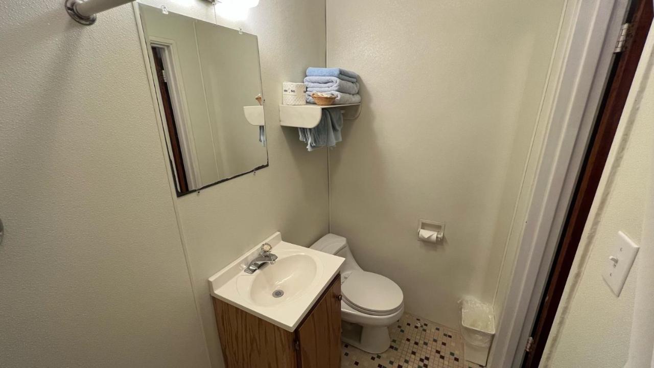  | Four Oaks Lodging
