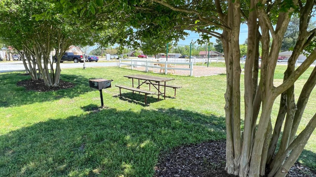  | Four Oaks Lodging