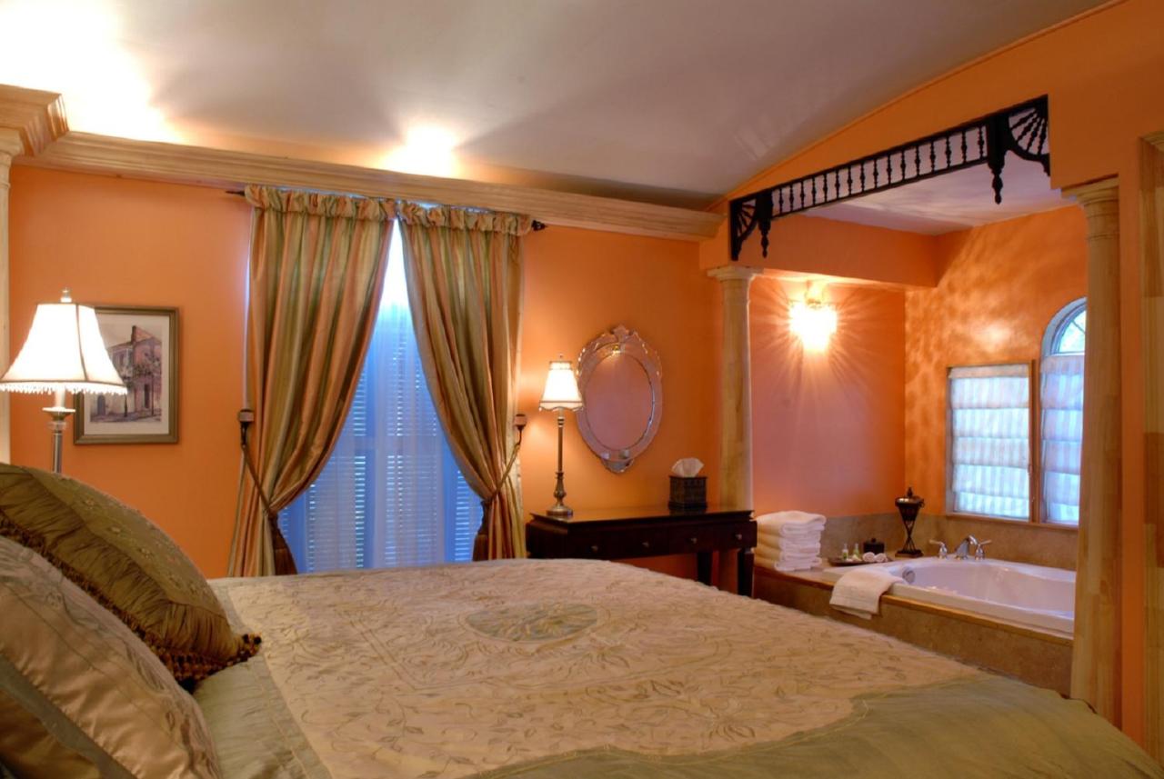 | Historic Michabelle Inn