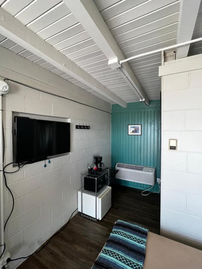  | The Cedar Motel