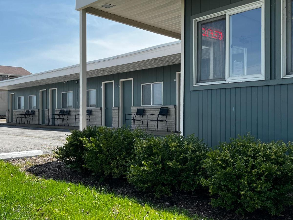  | The Cedar Motel