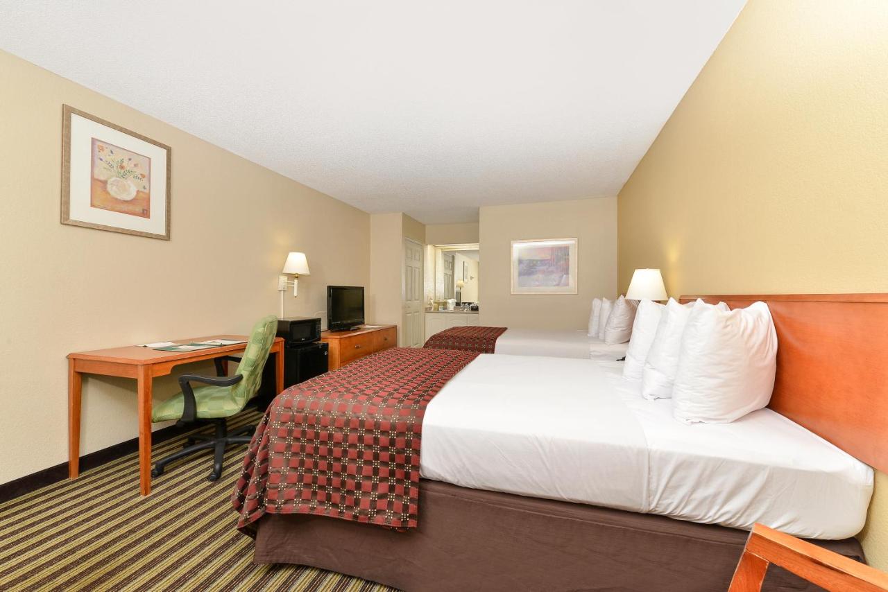 Deluxe Double Room with Two Double Beds - Smoking at Quality Inn At the Mall - Valdosta