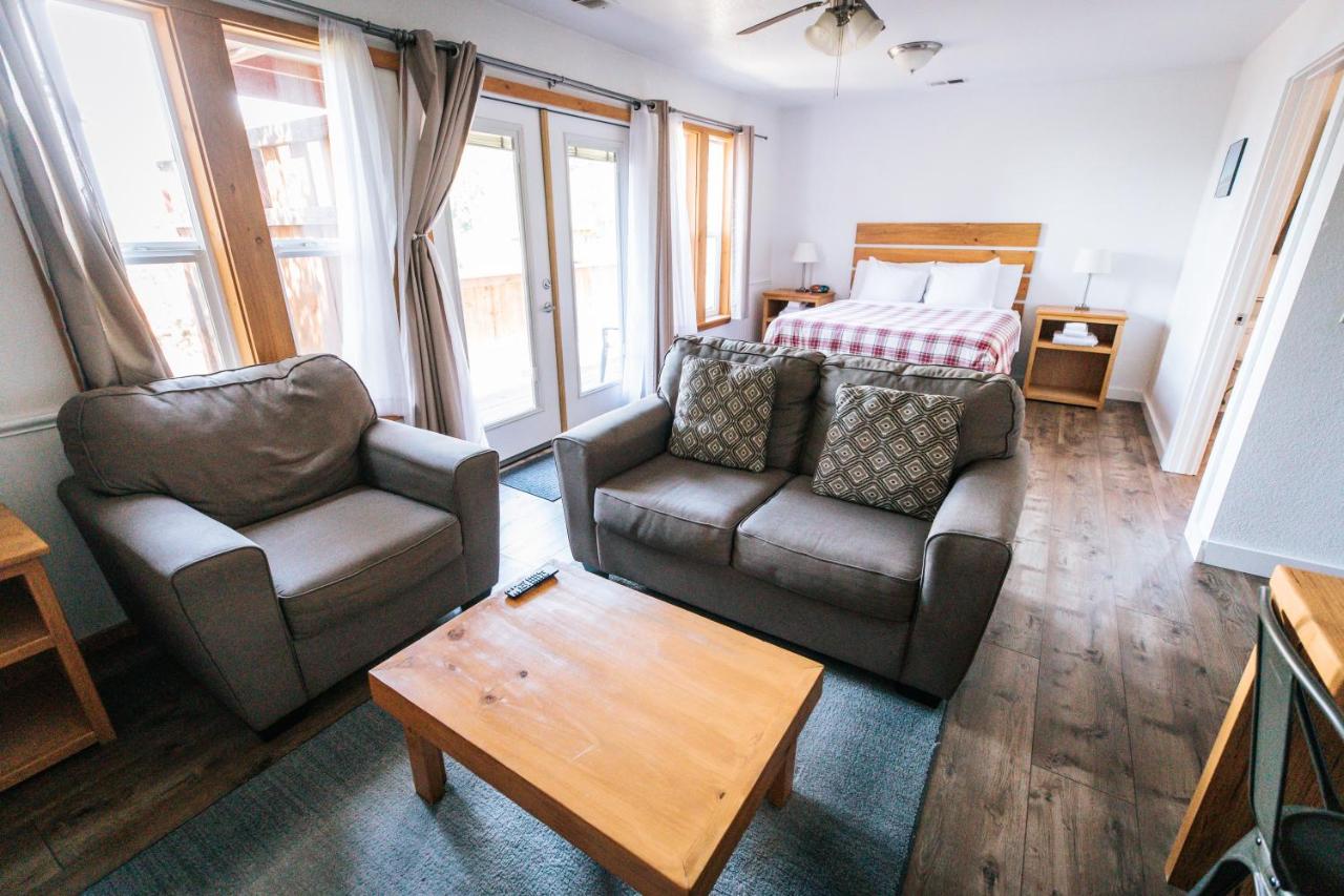 | View Crest Lodge