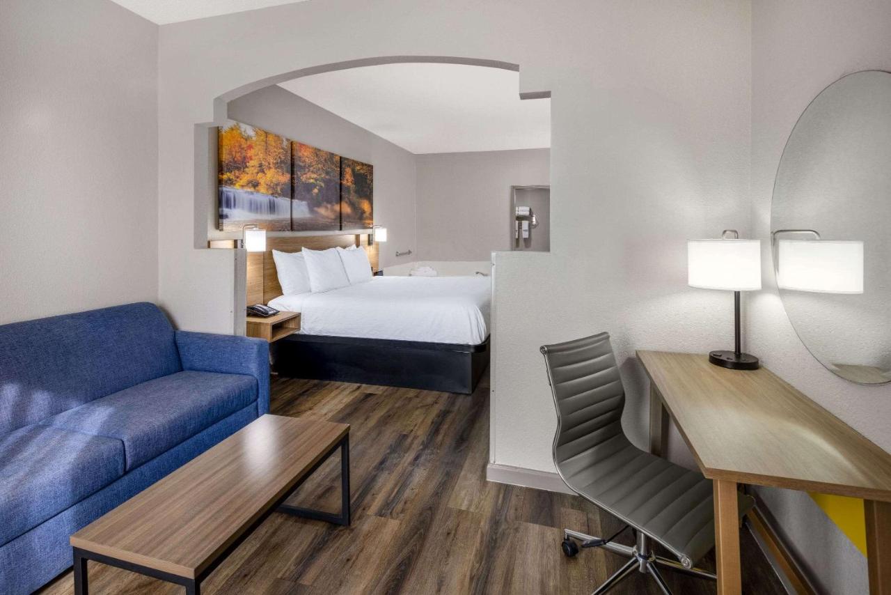 | Days Inn by Wyndham Jackson