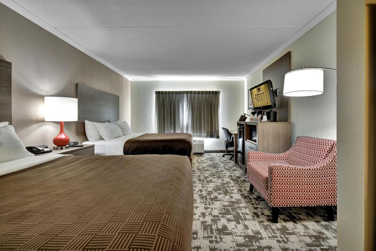 Queen Room with 2 Queen Beds - Non-Smoking at Quality Hotel & Suites At The Falls