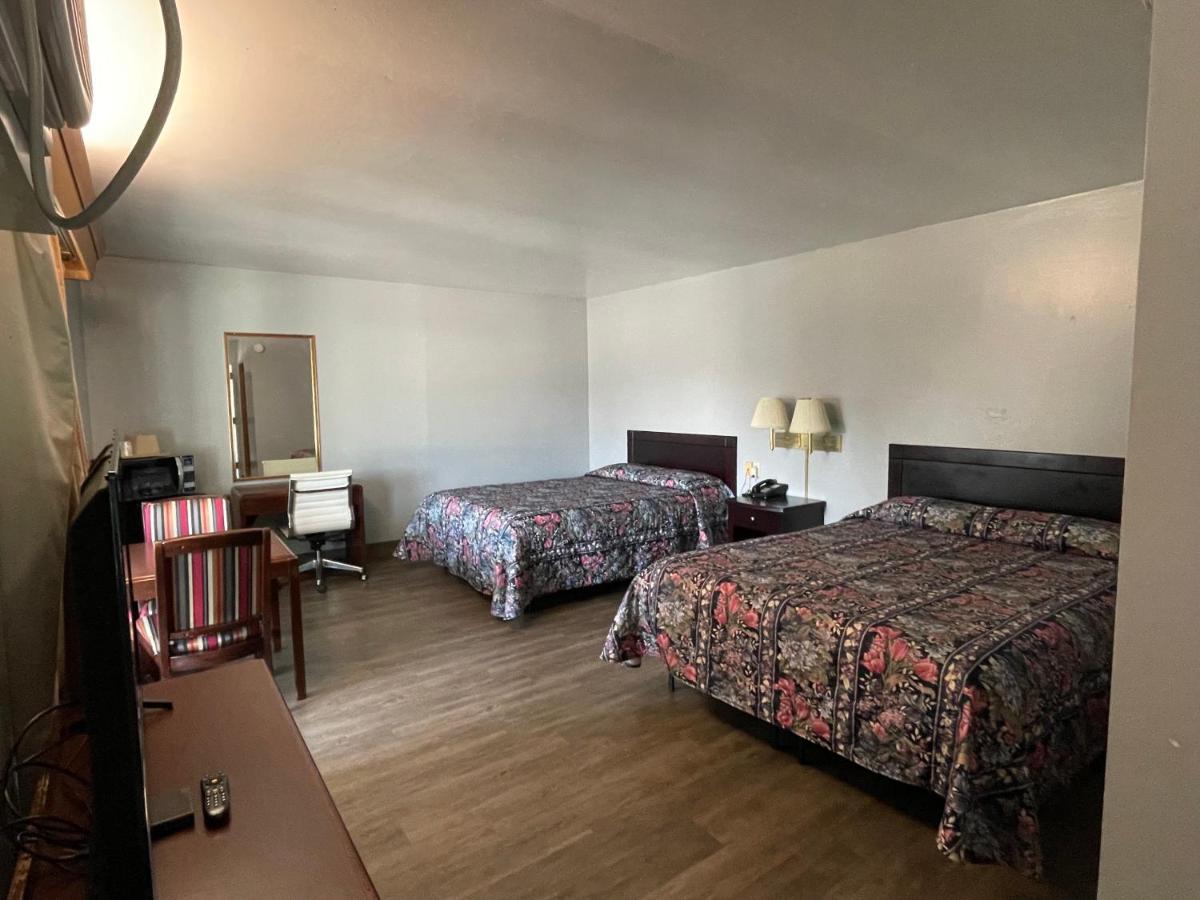 | Executive Inn