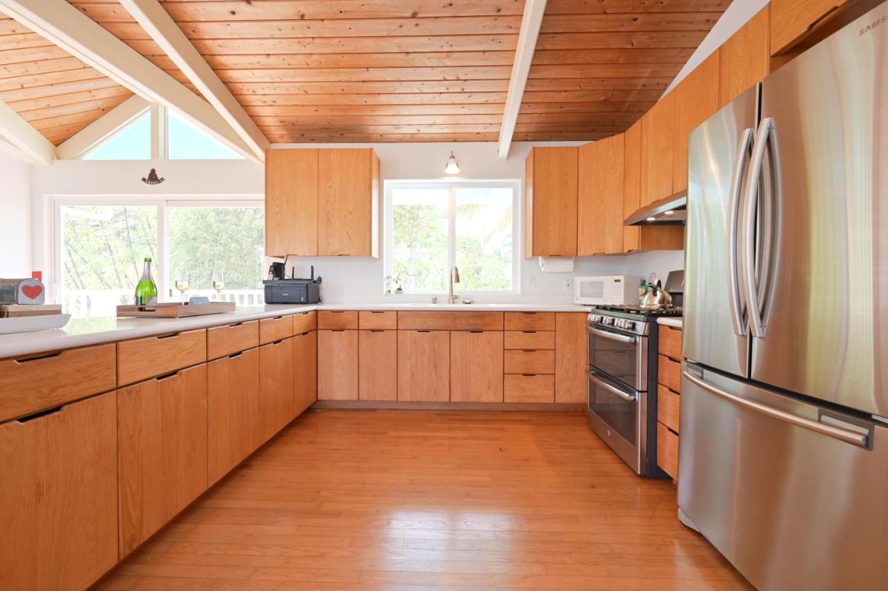 | Peaceful Kehena Beach Treehouse Villa w/ Star Deck